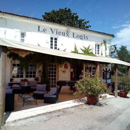 Готель Le Vieux Logis De Clam Екстер'єр фото