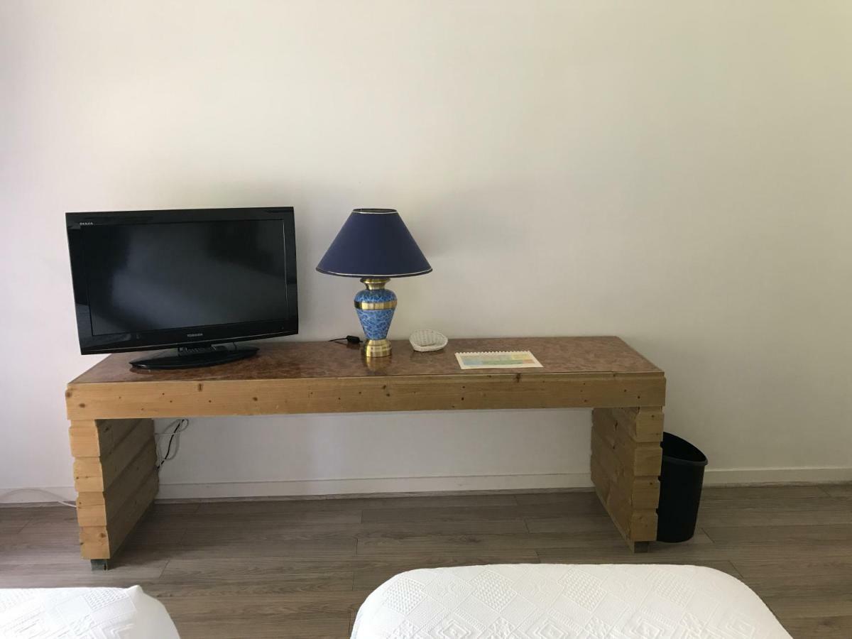 Готель Le Vieux Logis De Clam Екстер'єр фото